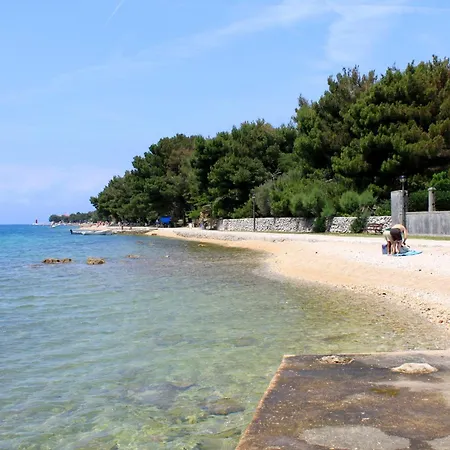 Apartment With Parking Space - 22185 Cres