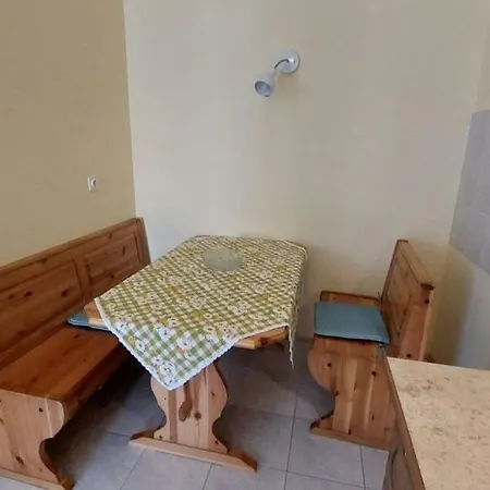 With Parking Space - 22185 קרס